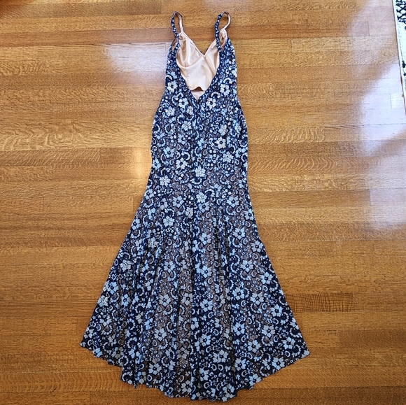 Jovani Backless Gown, Sz 12 -Embellished Lace REASONABLE OFFERS CONSIDERED - Picture 7 of 16